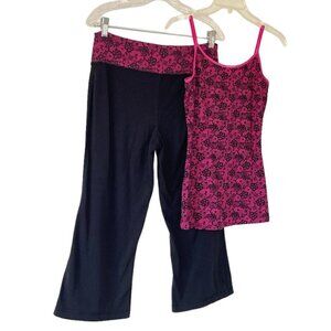 Mix & Co. Yoga Set with Capri Length Pants and Matching Tank  Fuchsia and Black